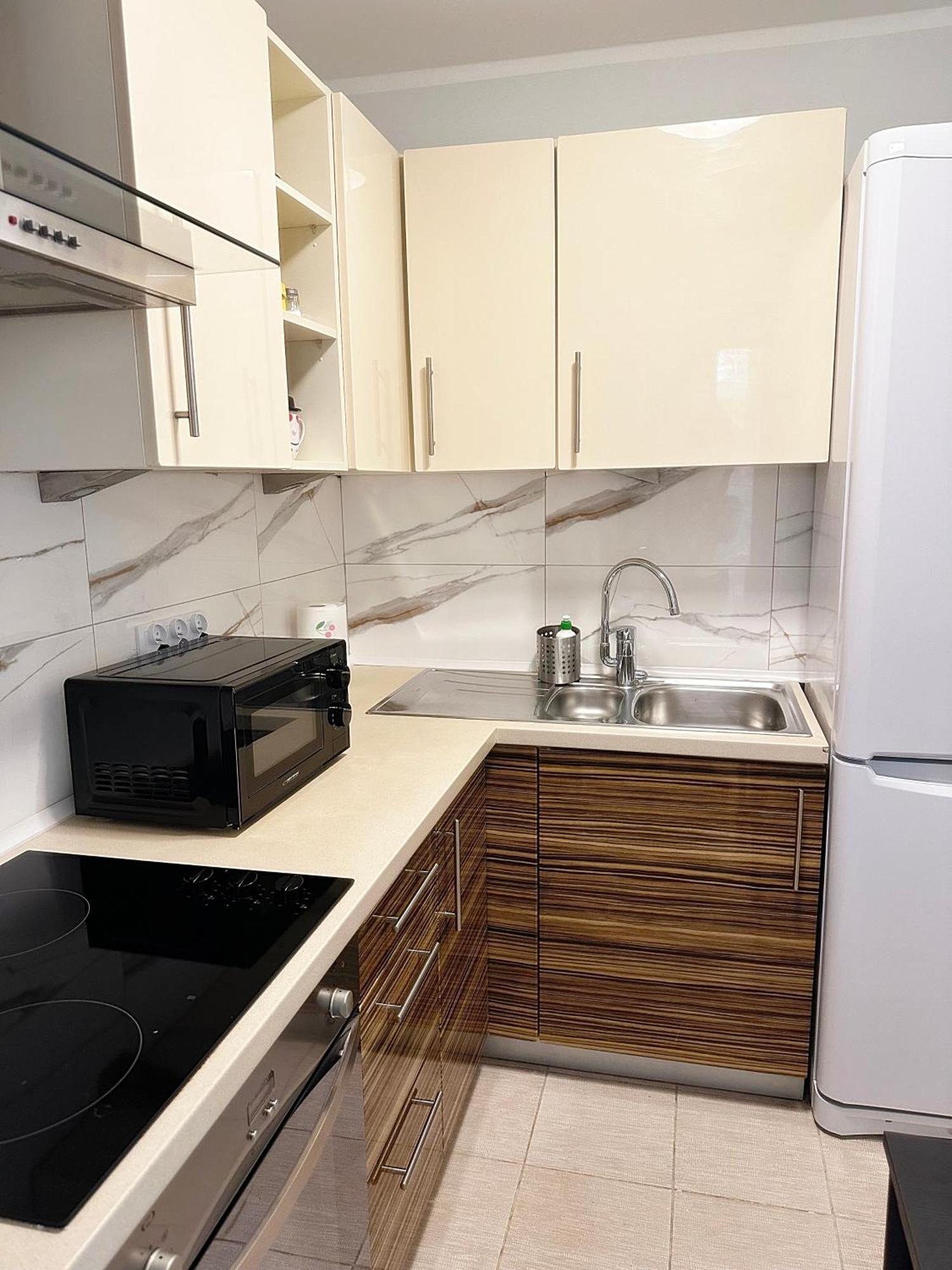 Coser Apartamenty Metro Onz ワルシャワ エクステリア 写真